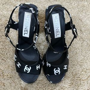 Chanel CC LOGO SANDAL
